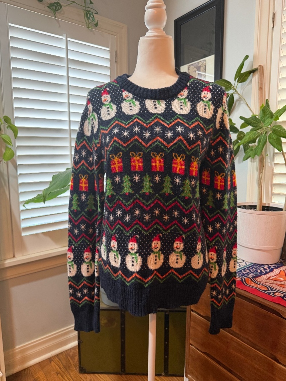 Abercrombie and Fitch men’s Christmas sweater.